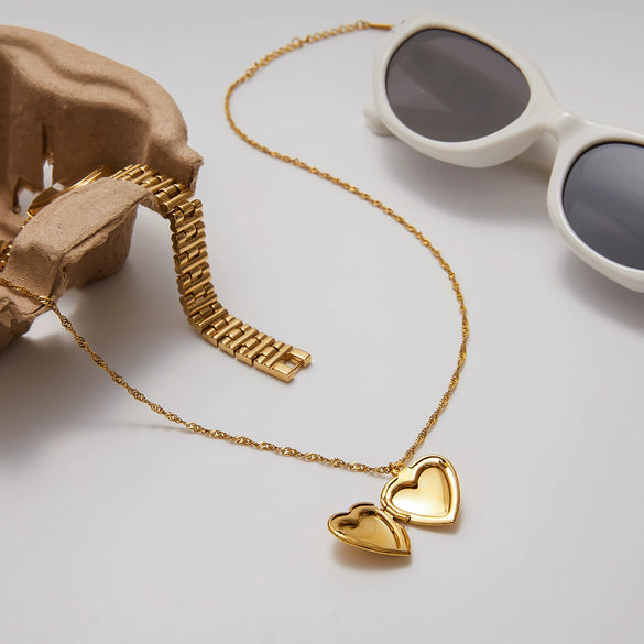 Wholesale Opening And Closing Heart Necklace In Titanium Steel And Stainless Steel With Geometric Pattern And Electroplating For Women