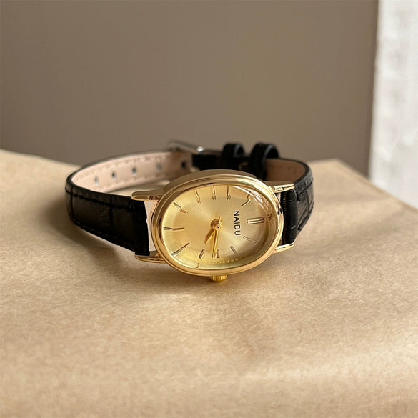 Wholesale Oval Alloy Imitation Leather Strap Quartz Watch For Female Students