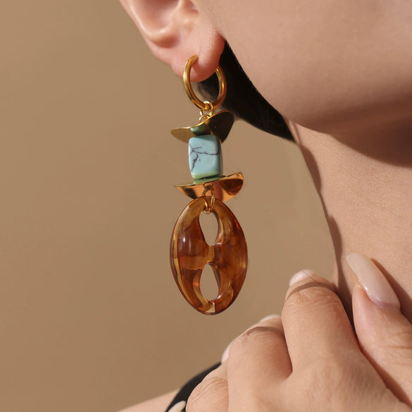 Wholesale Oval Resin And Stainless Steel Geometric Pig Nose Earrings For Women With Electroplating Design
