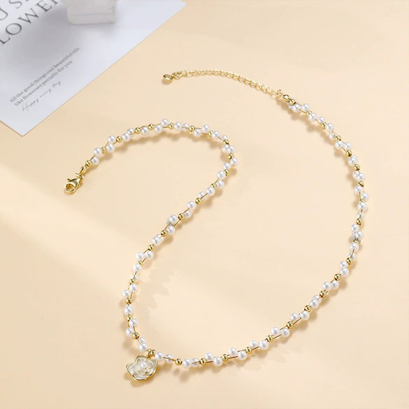 Wholesale Pearl Clavicle Chain Necklace With Geometric Pattern Copper Plated With Real Gold Electroplating For Women