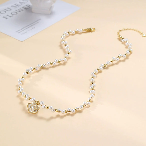 Wholesale Pearl Clavicle Chain Necklace With Geometric Pattern Copper Plated With Real Gold Electroplating For Women