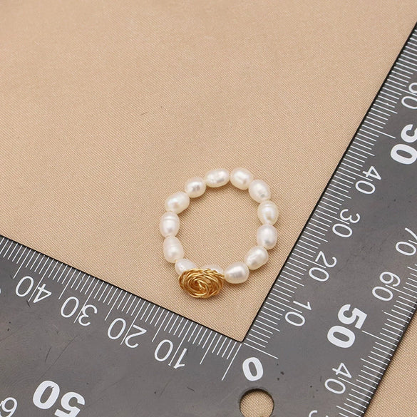Wholesale Pearl Ring Retro Geometric Style Electroplating Winding Rose Design For Women
