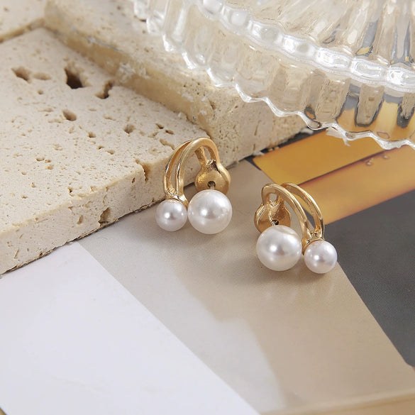 Wholesale Pearl Stud Earrings Alloy Heart Shape Cartoon Retro Trendy