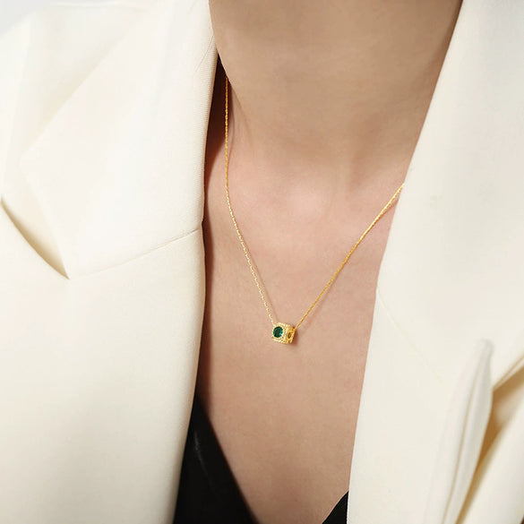 Wholesale Pendant Necklace Jewelry 316L Stainless Steel Geometric Inlaid Zircon Retro Light Luxury For Women