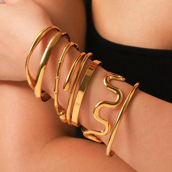 Wholesale Plain Stainless Steel And Titanium Steel Ring Bracelet For Women With Pvd Vacuum Plating Light Luxury Style Non Fading Waterproof Anti Oxidation And Corrosion Resistant