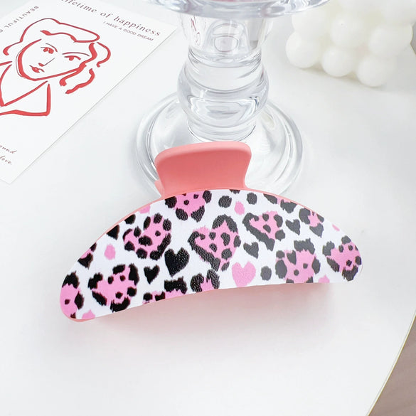 Wholesale Plastic And Resin Handmade Love Hairpin For Women In Sweet Style