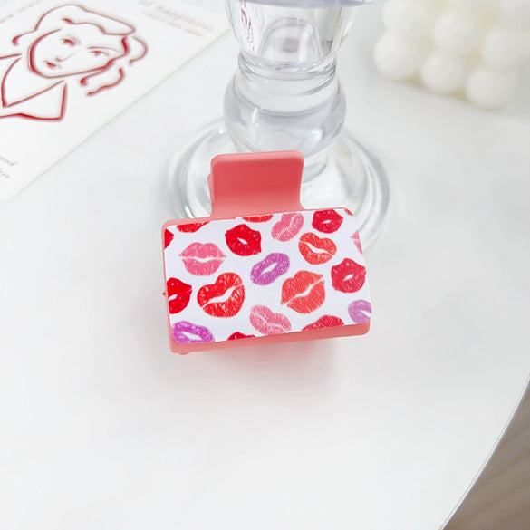 Wholesale Plastic And Resin Handmade Love Hairpin For Women In Sweet Style