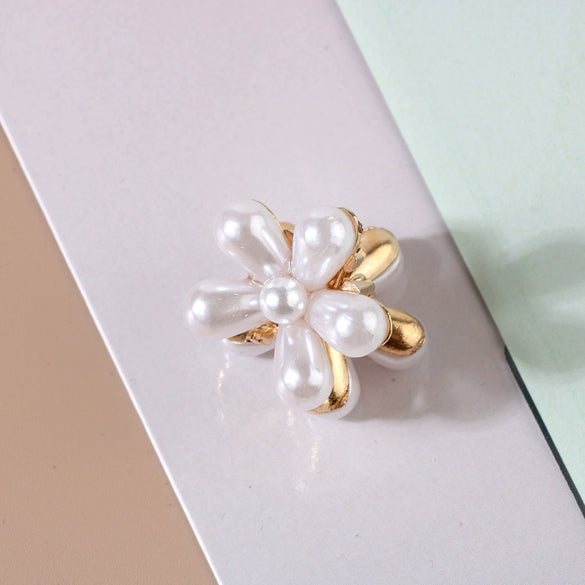 Wholesale Plastic And Resin Handmade Women's Hair Claw Clips With Cat's Eye And Flower Design