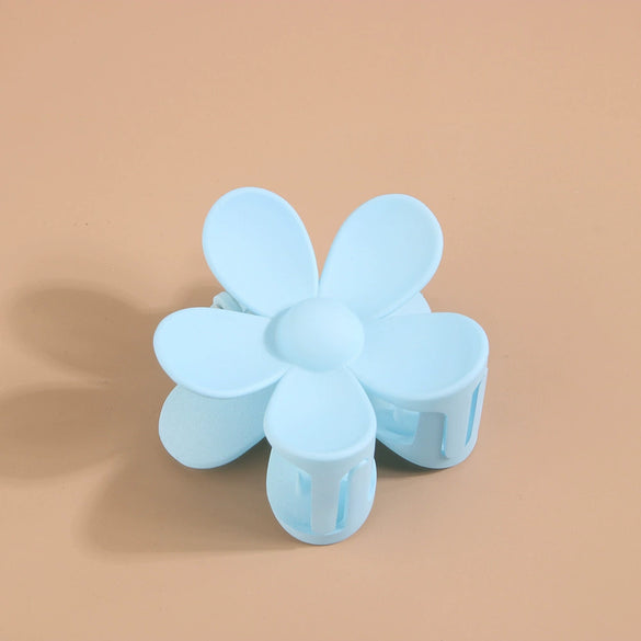 Wholesale Plastic Resin Petal Flower Hair Clips For Women Fashion Ol Style With Baking Paint Treatment