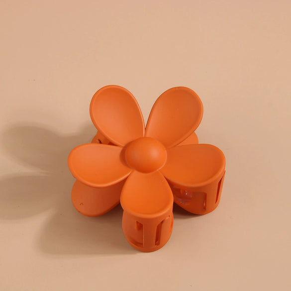 Wholesale Plastic Resin Petal Flower Hair Clips For Women Fashion Ol Style With Baking Paint Treatment