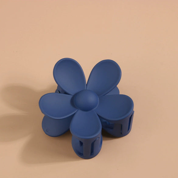 Wholesale Plastic Resin Petal Flower Hair Clips For Women Fashion Ol Style With Baking Paint Treatment