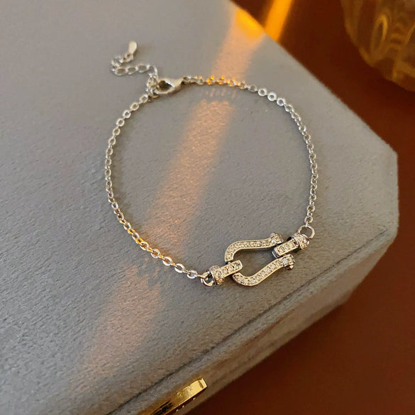 Wholesale Plastic Zircon Horseshoe Buckle Geometric Minimalist Bracelet