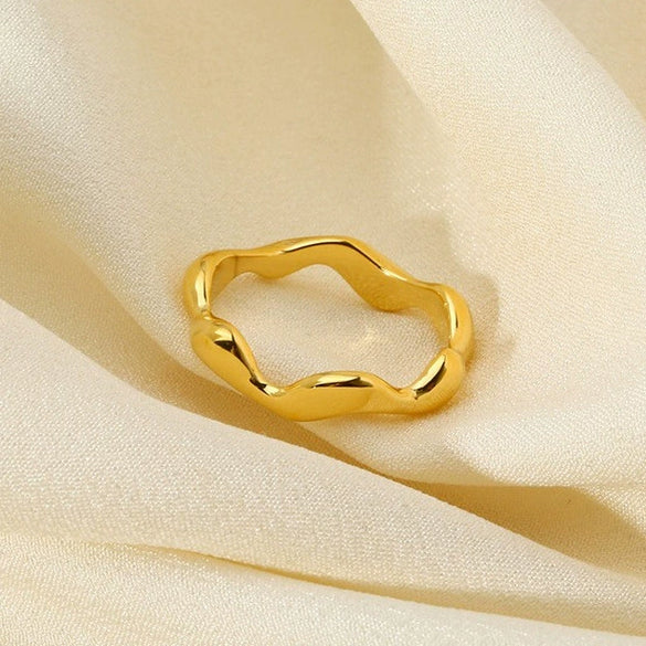Wholesale Popular Irregular Wave 18K Gold Electroplated Stainless Steel Ring For Women