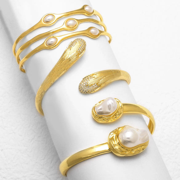 Wholesale Popular Pearl Open Bangle Copper Gold Plated Hand Jewelry