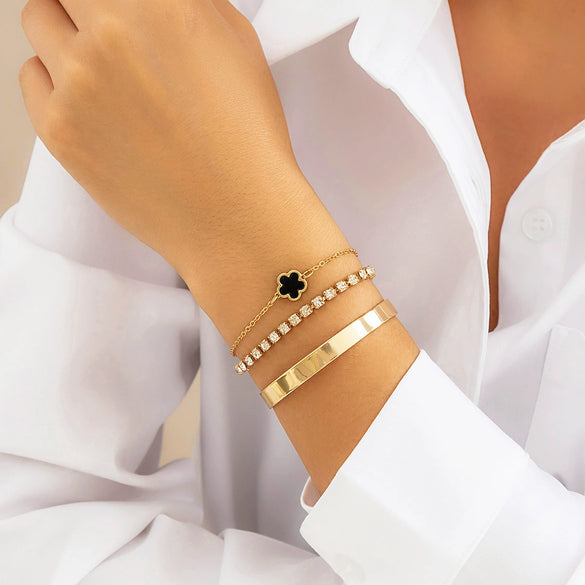 Wholesale Punk Rhinestone Alloy Five Leaf Clover Geometric Electroplated Women's Bracelet