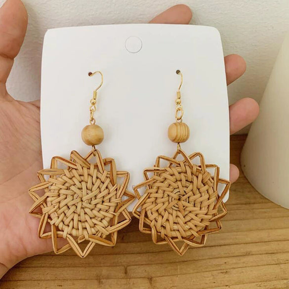 Wholesale Rattan Woven Sunflower Geometric Fashion Earrings With Electroplating
