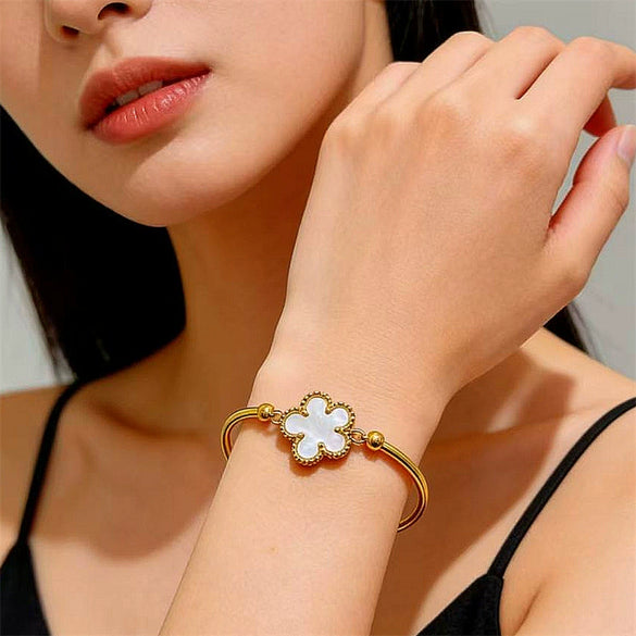 Wholesale Real Gold Electroplated Flower Titanium Steel Bracelet For Women And Unisex Light Luxury Fashion Accessory