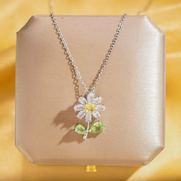 Wholesale Real Gold Electroplated Geometric Pattern Titanium Steel And Copper Necklace With Zircon And Pearl For Women Elegant Light Luxury Jewelry