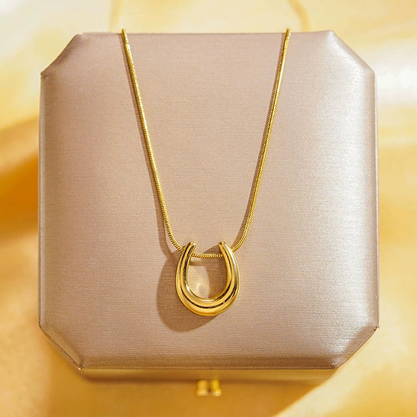 Wholesale Real Gold Electroplated Geometric Pattern Titanium Steel And Copper Necklace With Zircon And Pearl For Women Elegant Light Luxury Jewelry
