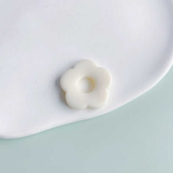 Wholesale Resin And Plastic Flower Earrings Accessories With Environmental Protection Treatment For Diy Jewelry