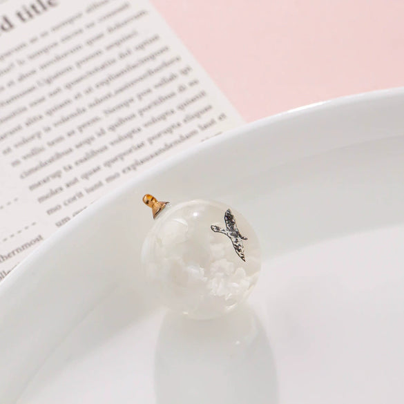 Wholesale Resin And Plastic Natural Style Luminous Blue Sky White Cloud Big Goose Epoxy Necklace Pendant Jewelry