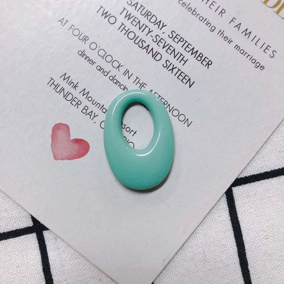 Wholesale Resin And Plastic Oval Earrings And Pendant Jewelry Accessories With Environmental Protection Treatment