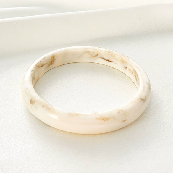 Wholesale Resin Geometric Asymmetrical Open Bracelet For Women Environmentalfriendly Retro Exaggerated Simple Elegant Highend Versatile
