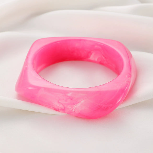 Wholesale Resin Geometric Asymmetrical Open Bracelet For Women Environmentalfriendly Retro Exaggerated Simple Elegant Highend Versatile