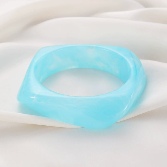 Wholesale Resin Geometric Asymmetrical Open Bracelet For Women Environmentalfriendly Retro Exaggerated Simple Elegant Highend Versatile