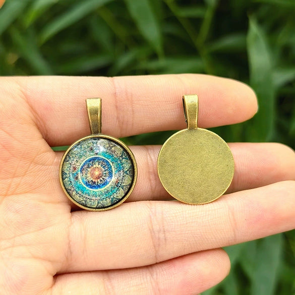 Wholesale Retro Floral Zinc Alloy Pendant Necklace With Electroplating