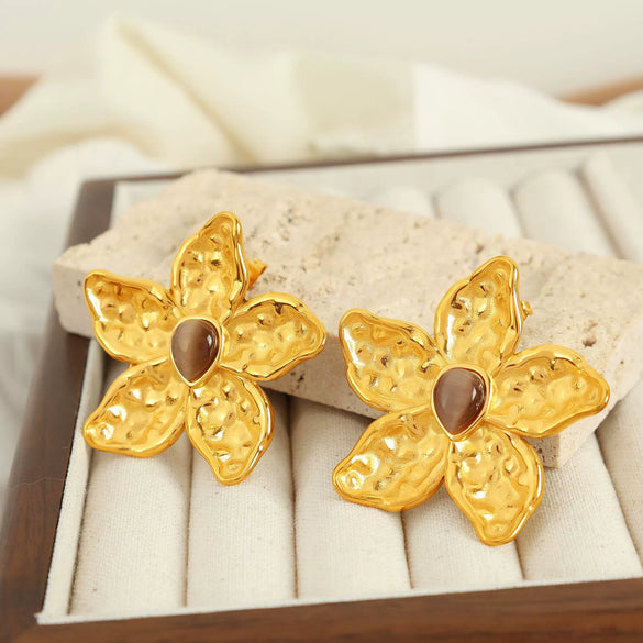Wholesale Retro Flower Design 316L Stainless Steel Earrings Plated With Gold