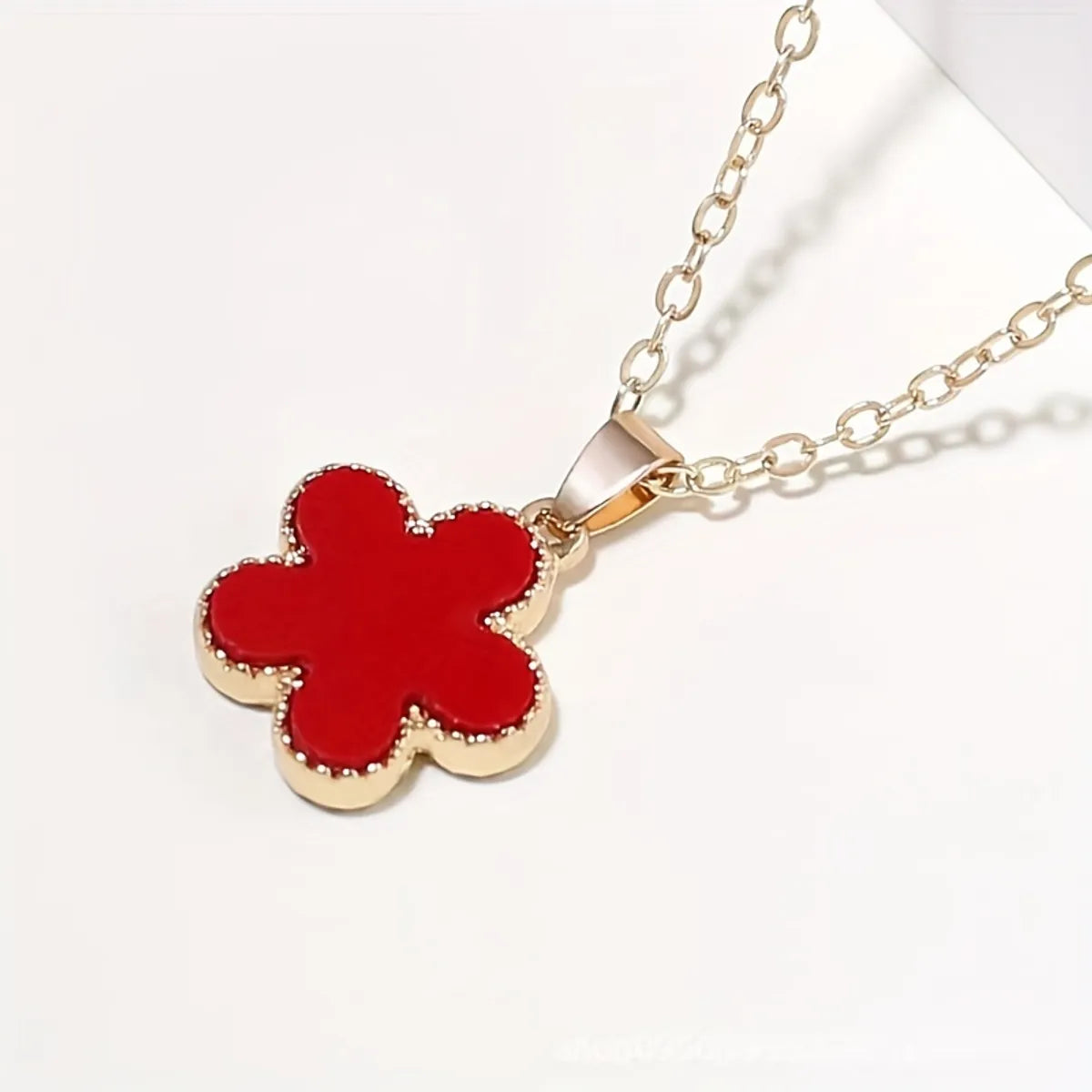 Wholesale Retro Flower Stainless Steel Plating Inlay Gold Plated Shell Pendant Necklace