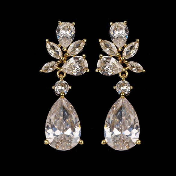 Wholesale Retro Flower Stud Earrings In Court Style Made Of Copper With Electroplating