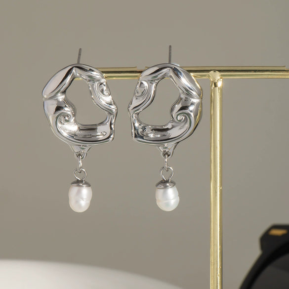 Wholesale Retro Freshwater Pearl Pendant Earrings For Women Light Luxury Hollow Distinctive Stainless Steel Pvd Furnace Vacuum Real Gold Plated