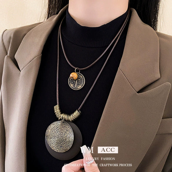 Wholesale Retro Geometric Alloy And Leather Clavicle Necklace With Electroplating
