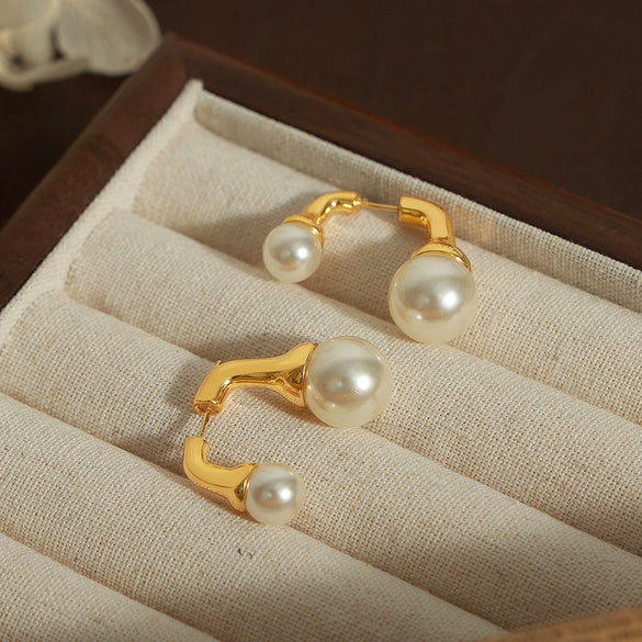 Wholesale Retro Geometric Copper Imitation Pearl Earrings Jewelry For Women With Electroplating Design