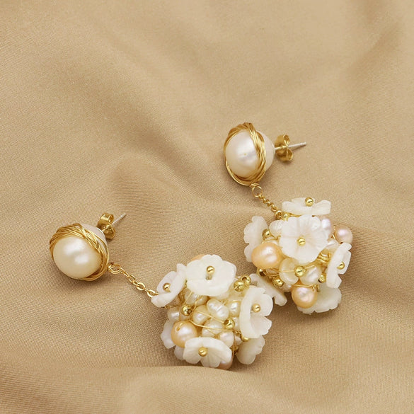 Wholesale Retro Geometric Natural Pearl Shell Flower Ball Pendant Earrings With Electroplating Design
