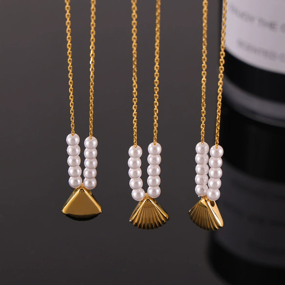 Wholesale Retro Geometric Shell Shape Titanium Steel Electroplated Pendant Necklace For Women