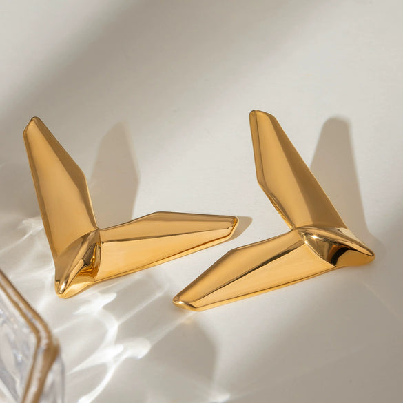 Wholesale Retro Geometric Stainless Steel Vshaped Women's Earrings Nonfading Jewelry