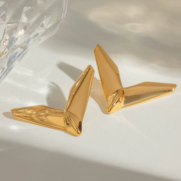Wholesale Retro Geometric Stainless Steel Vshaped Women's Earrings Nonfading Jewelry