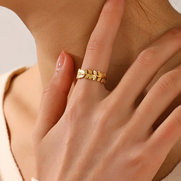 Wholesale Retro Leaf Titanium Steel Ring 18K Gold Plated