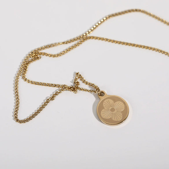 Wholesale Retro Long Sweatshirt Chain Sweater Chain With Four Leaf Clover Pendant Necklace Titanium Steel Electroplating Flower Pattern