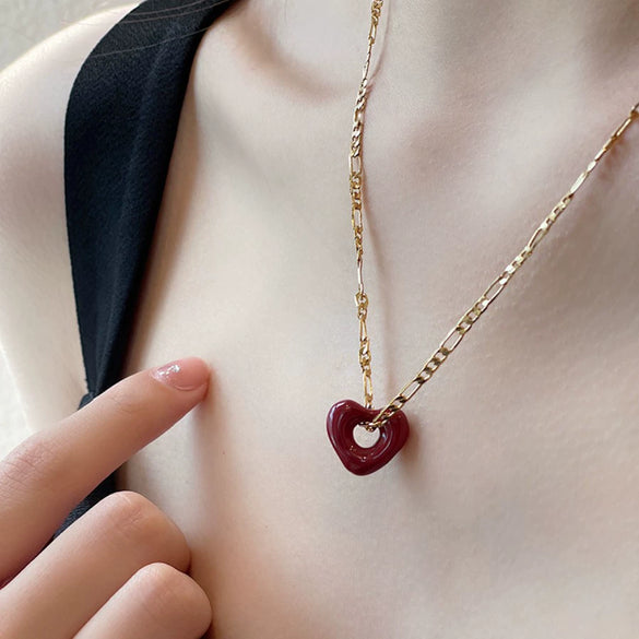Wholesale Retro Red Lovely Heart Shaped Women's High Grade Light Luxury Silver Pin Earrings Made Of Metal