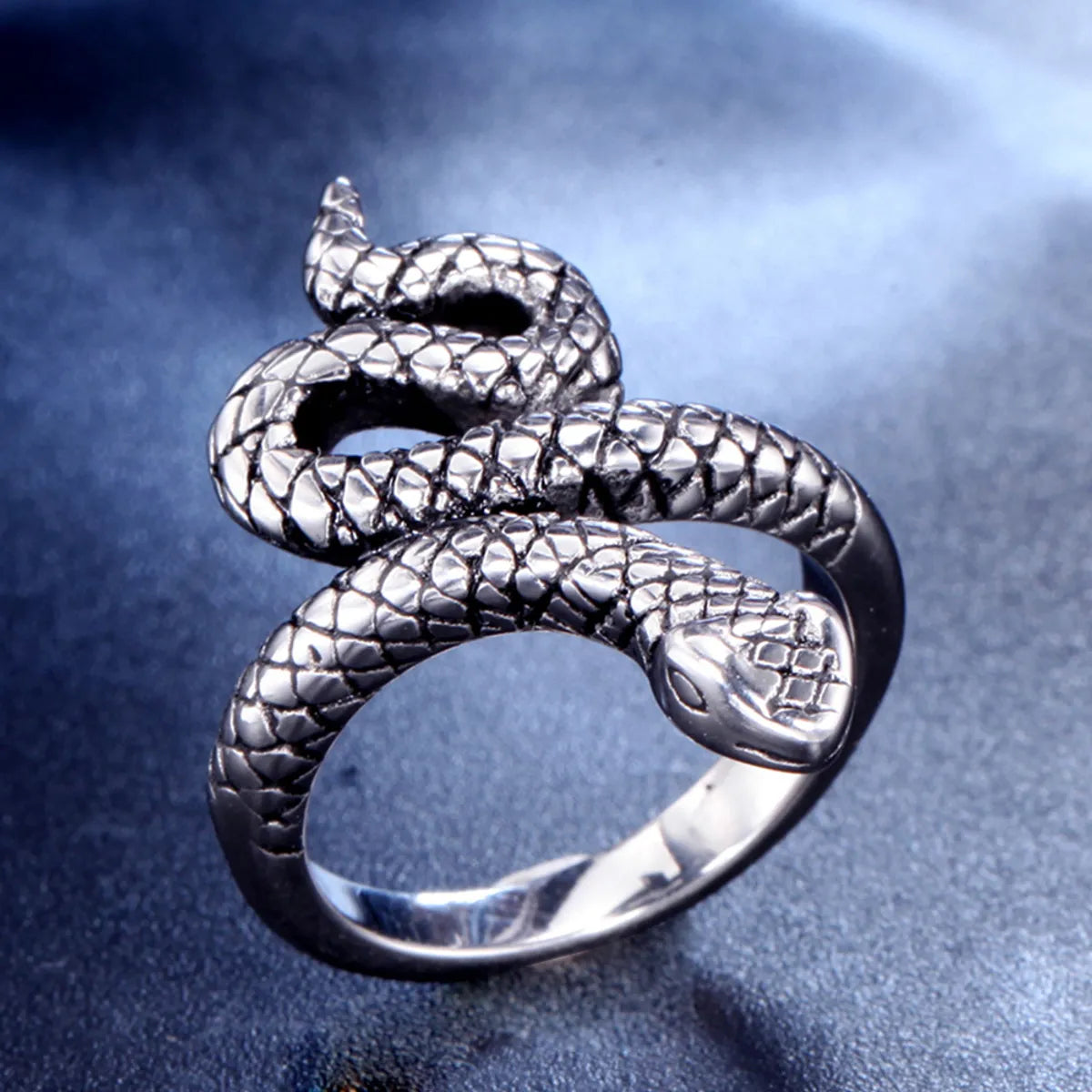 Retro Snake Titanium Steel Polishing None None Men'S Rings