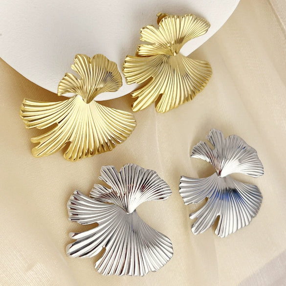 Wholesale Retro Stainless Steel Geometric Leaf Stitching Earrings For Women With Electroplating Treatment
