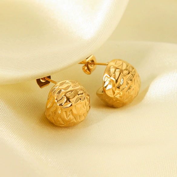 Wholesale Retro Style Stainless Steel Earrings For Women With Vacuum Real Gold Electroplating In Pvd Furnace