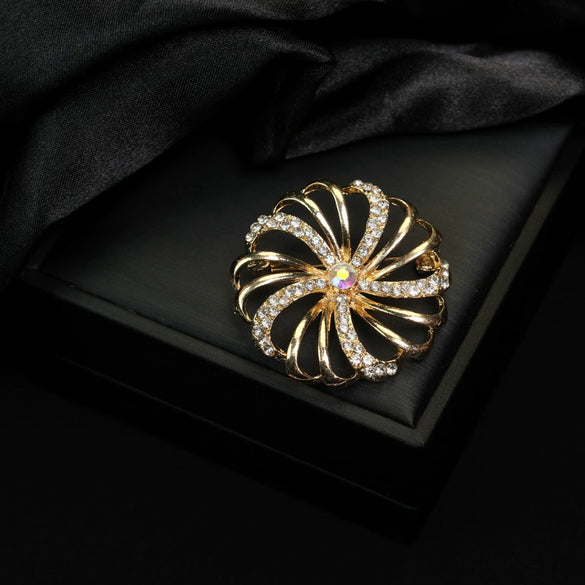 Wholesale Retro Women's Zinc Alloy Brooch With Flower And Bow Pattern Electroplating Technology Fixed Buckle For Clothing