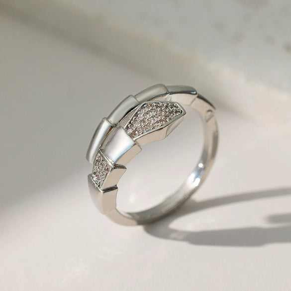 Wholesale Ring Copper Inlaid Rhinestone Geometric Bow Wave Animal Zodiac Butterfly Snake Style