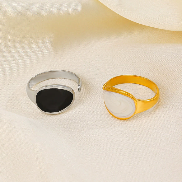 Wholesale Ring Stainless Steel Geometric Black And White Oil Dropping Oval Electroplated For Women