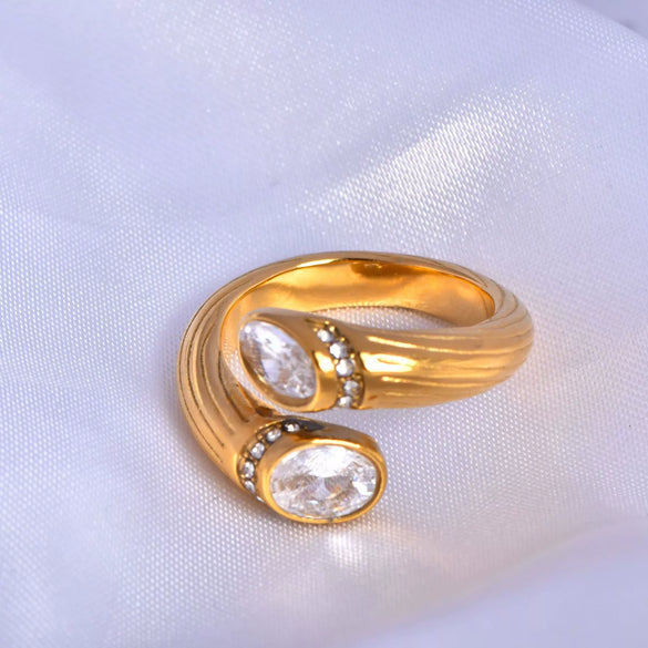 Wholesale Ring Stainless Steel Goldplated Geometric Design White Zircon Inlaid